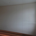 Spraylacquered wardrobe with drawers 2