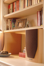 Fitted double alcove unit with centre shelves - shelf detail