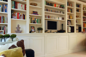 Livingroom shelves 2