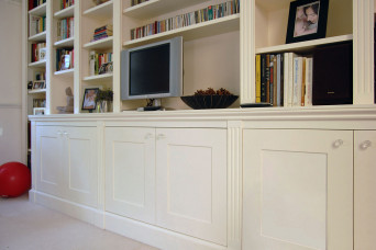 Livingroom shelves 3